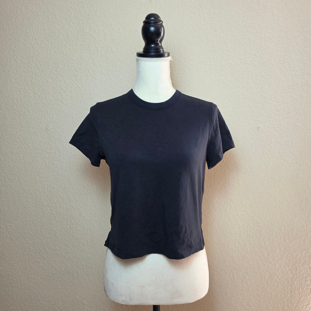 Lululemon Classic Fit Black Top 4